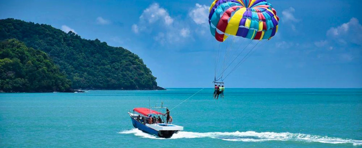 Parasailing in Andaman